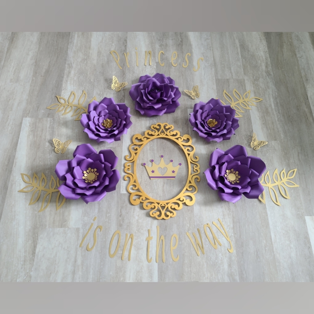 Baby shower purple flowers decor